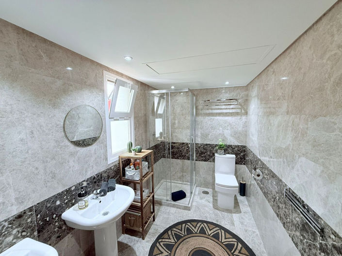 Image No.18-4 Bed Townhouse for sale