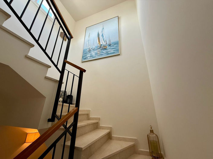 Image No.23-4 Bed Townhouse for sale