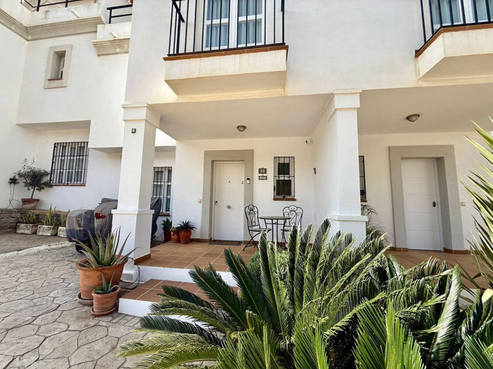 Image No.4-4 Bed Townhouse for sale