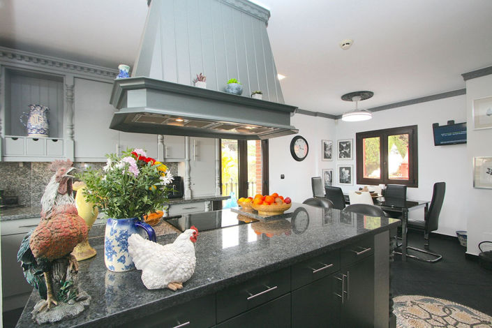 Image No.10-7 Bed Villa for sale