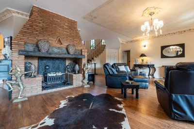 12-53013098fcab6c38b1379cd33298e050