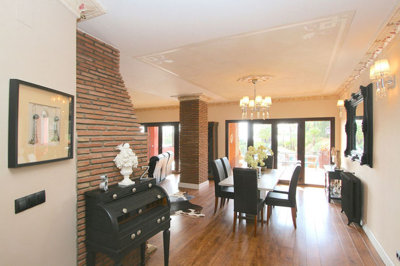 13-5fd73dea700db77384c091ca9818b1a9