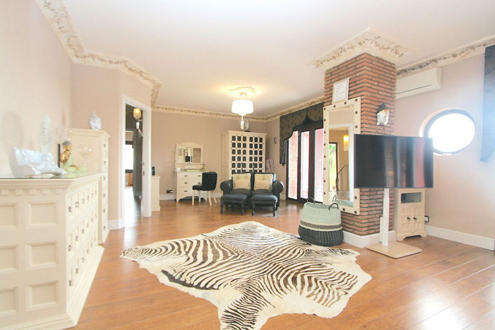 Image No.18-7 Bed Villa for sale