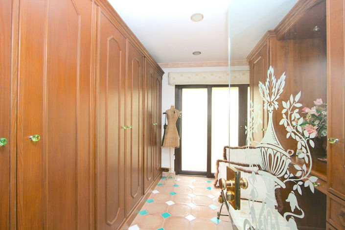 Image No.20-7 Bed Villa for sale