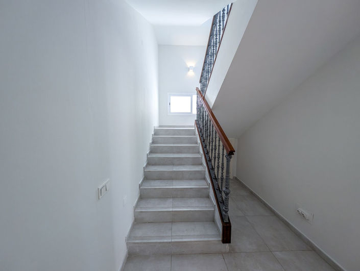 Image No.17-5 Bed Villa for sale