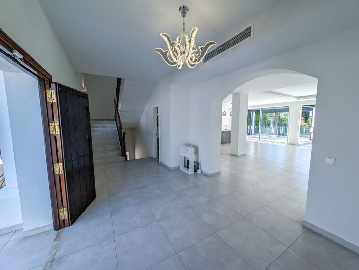 Image No.18-5 Bed Villa for sale