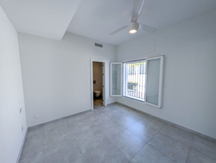 Image No.20-5 Bed Villa for sale