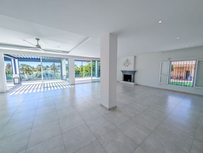 Image No.25-5 Bed Villa for sale