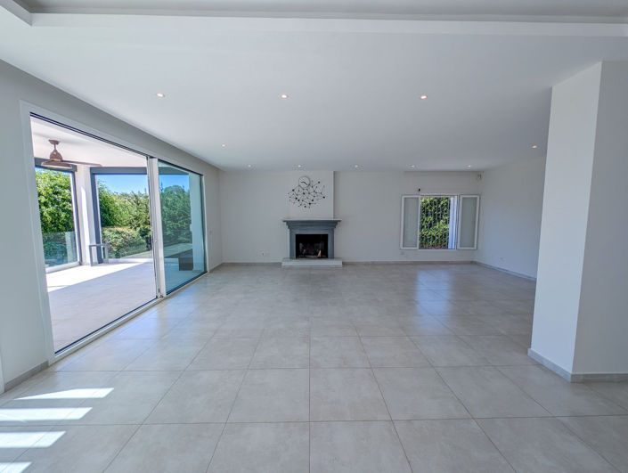 Image No.26-5 Bed Villa for sale