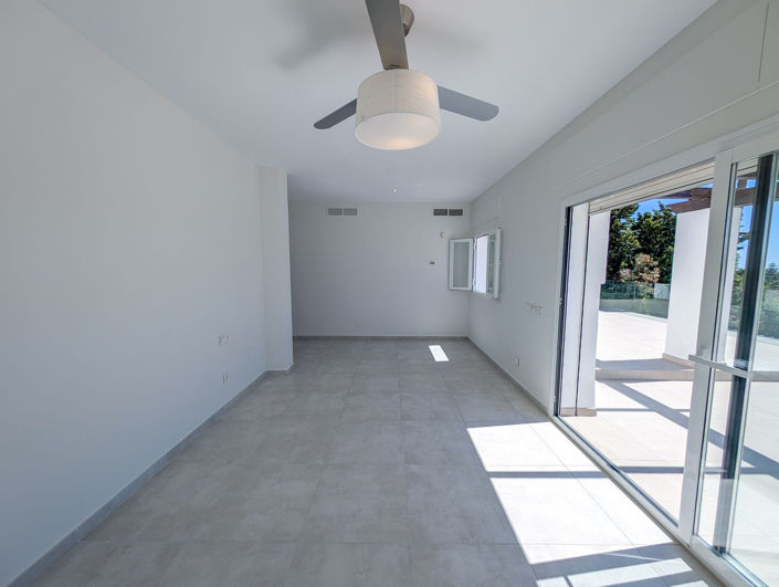 Image No.44-5 Bed Villa for sale