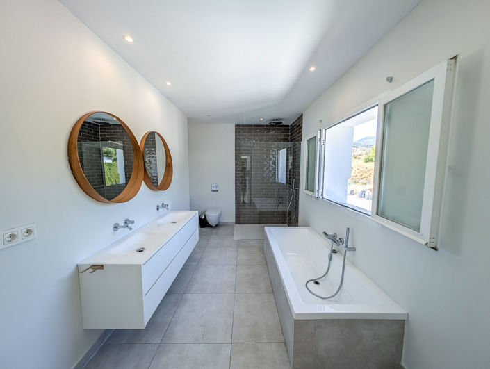 Image No.47-5 Bed Villa for sale