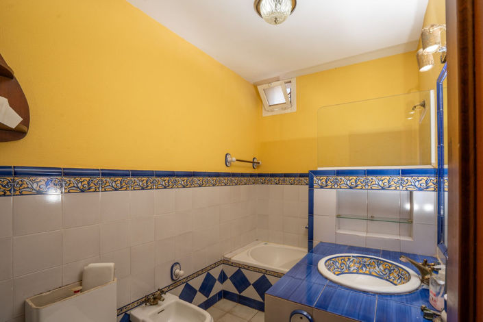 Image No.17-3 Bed Townhouse for sale