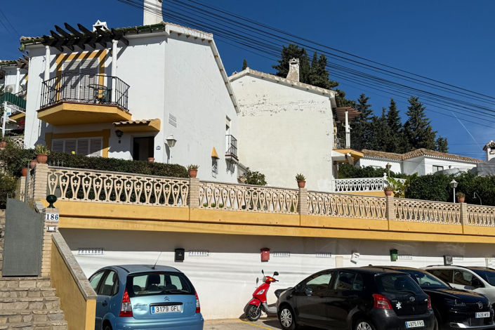 Image No.20-3 Bed Townhouse for sale