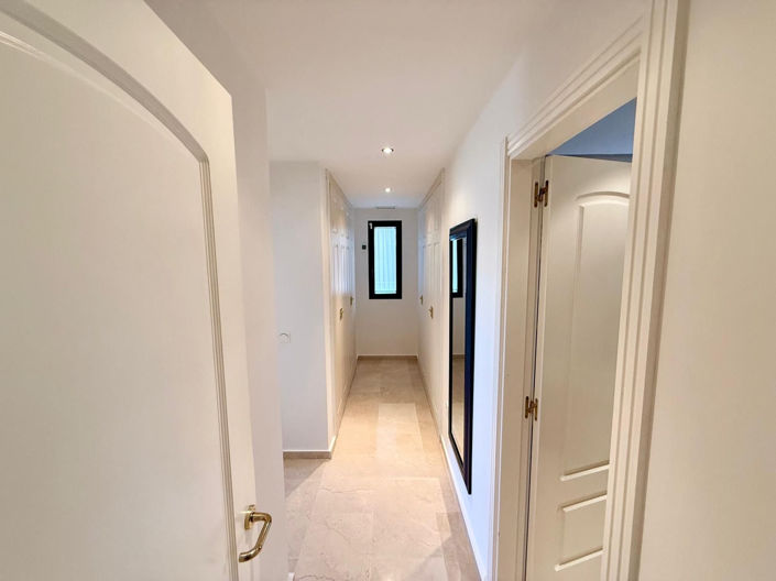 Image No.8-3 Bed Apartment for sale