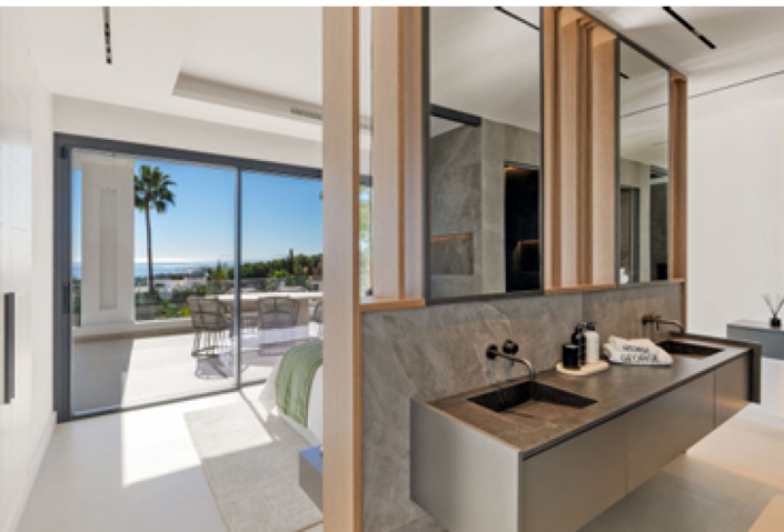 Image No.9-5 Bed Villa for sale