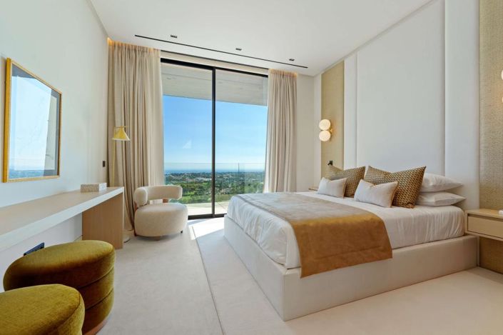 Image No.12-8 Bed Villa for sale