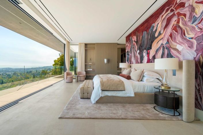 Image No.14-8 Bed Villa for sale