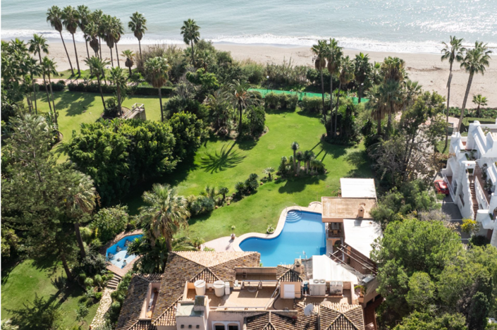 Image No.2-8 Bed Villa for sale