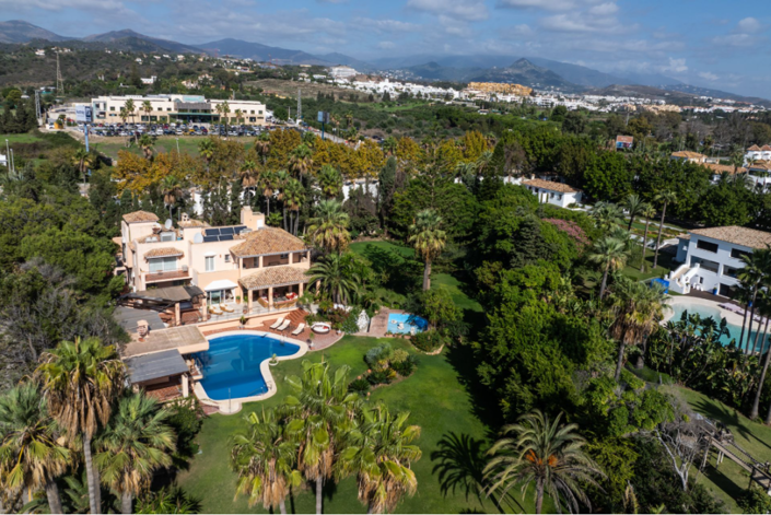 Image No.3-8 Bed Villa for sale