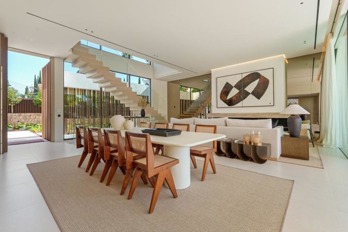 Image No.40-5 Bed Villa for sale