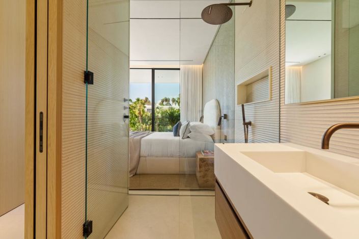 Image No.6-5 Bed Villa for sale