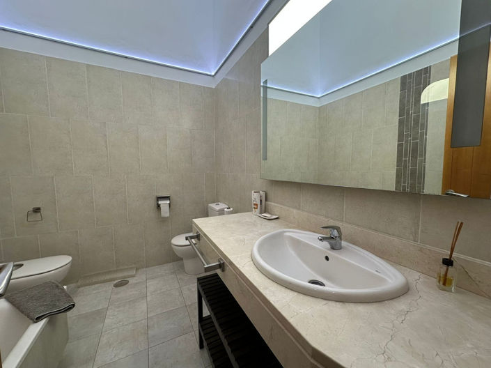 Image No.18-3 Bed Townhouse for sale