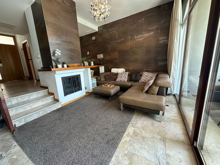 Image No.8-3 Bed Townhouse for sale