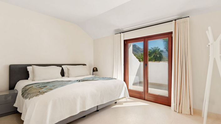 Image No.20-4 Bed Penthouse for sale