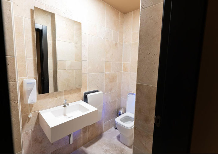 Image No.10-5 Bed Property for sale