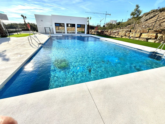 Image No.3-Appartement de 2 chambres à vendre à Estepona