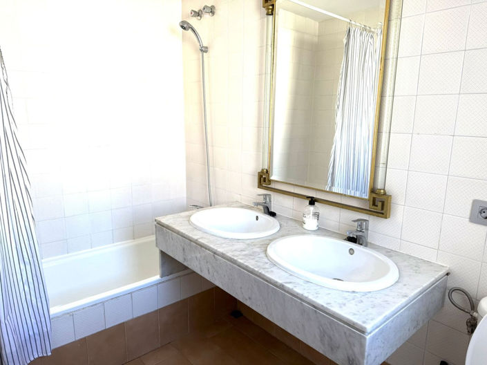 Image No.14-3 Bed Townhouse for sale