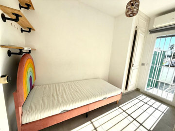 8-e64a9055bba3e77ac8aca3b893cdf826