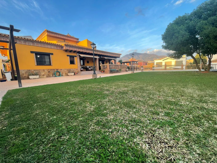 Image No.7-4 Bed Villa for sale