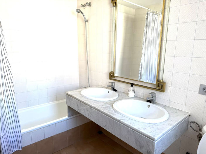 Image No.10-3 Bed Townhouse for sale