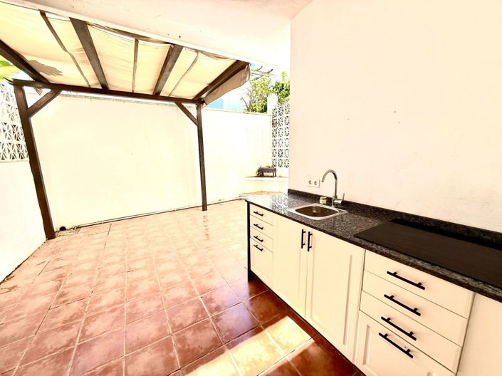 Image No.14-3 Bed Townhouse for sale