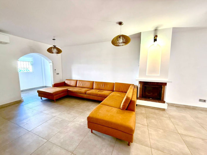 Image No.3-3 Bed Townhouse for sale