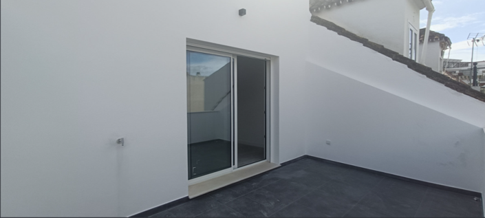 Image No.18-2 Bed Apartment for sale