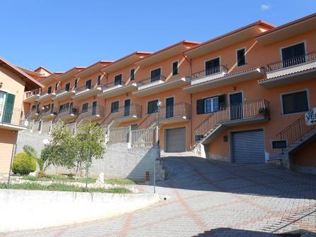 Image No.4-Maison de ville de 3 chambres à vendre à Nocera Terinese