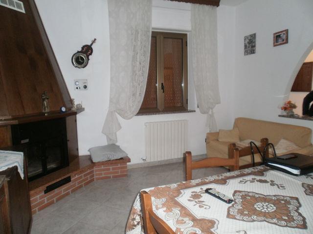 Image No.12-Maison de campagne de 3 chambres à vendre à Gizzeria