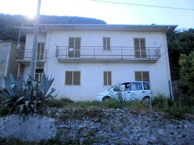 Image No.2-Maison de 4 chambres à vendre à Lago