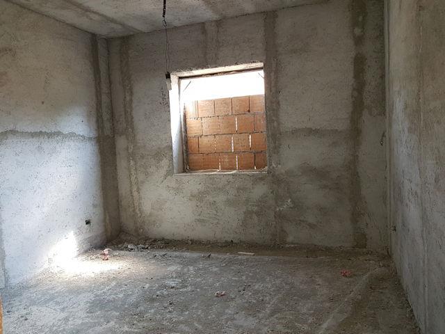 Image No.11-5 Bed House for sale