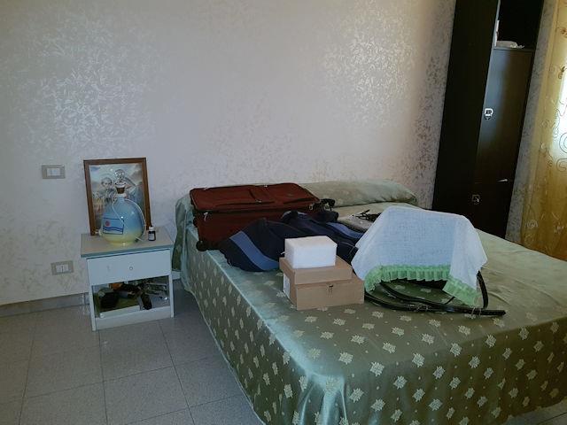 Image No.8-5 Bed House for sale