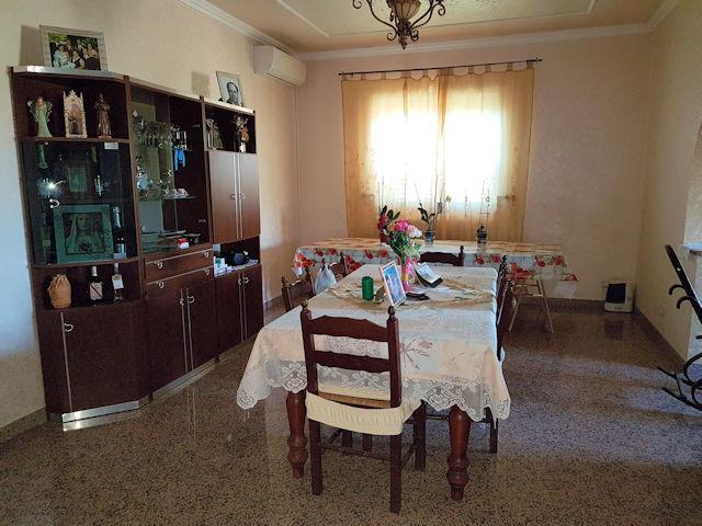 Image No.6-5 Bed House for sale