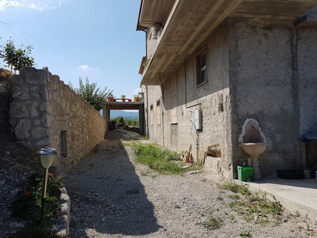 Image No.12-5 Bed House for sale