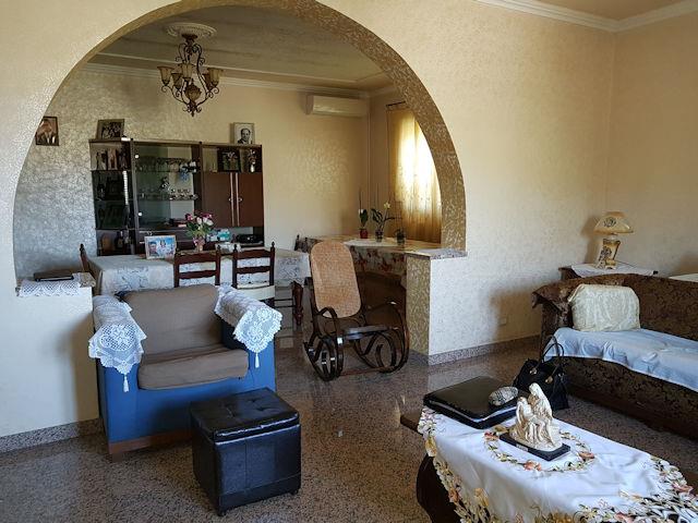 Image No.5-5 Bed House for sale