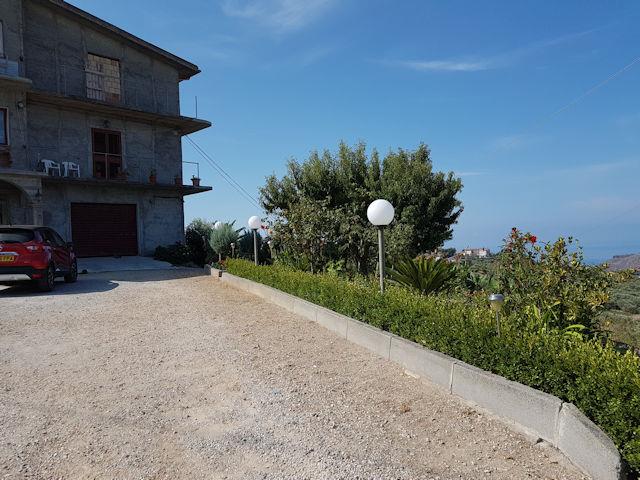 Image No.25-5 Bed House for sale