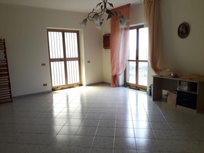 Image No.5-Maison de 3 chambres à vendre à Longobardi