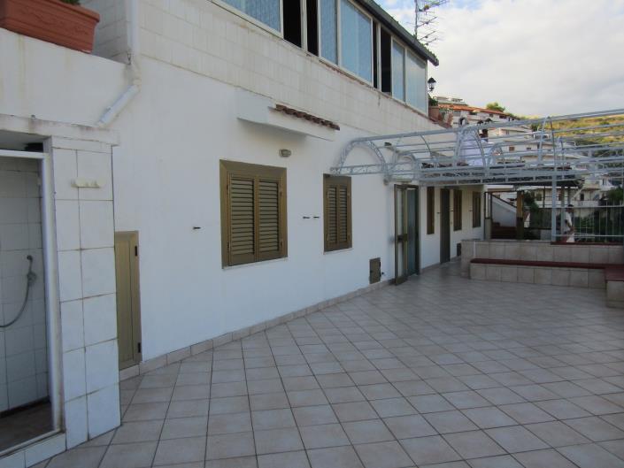 Image No.2-Appartement de 4 chambres à vendre à Scalea