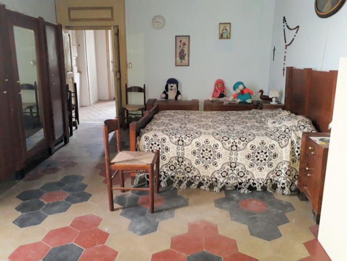 Image No.9-3 Bed Property for sale