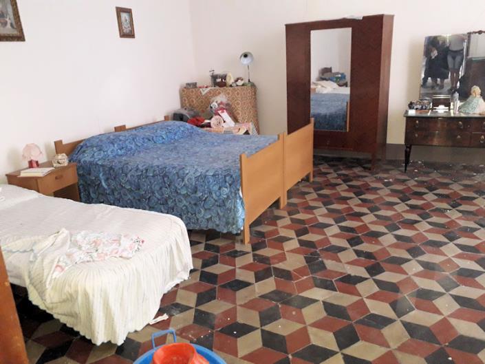 Image No.11-3 Bed Property for sale